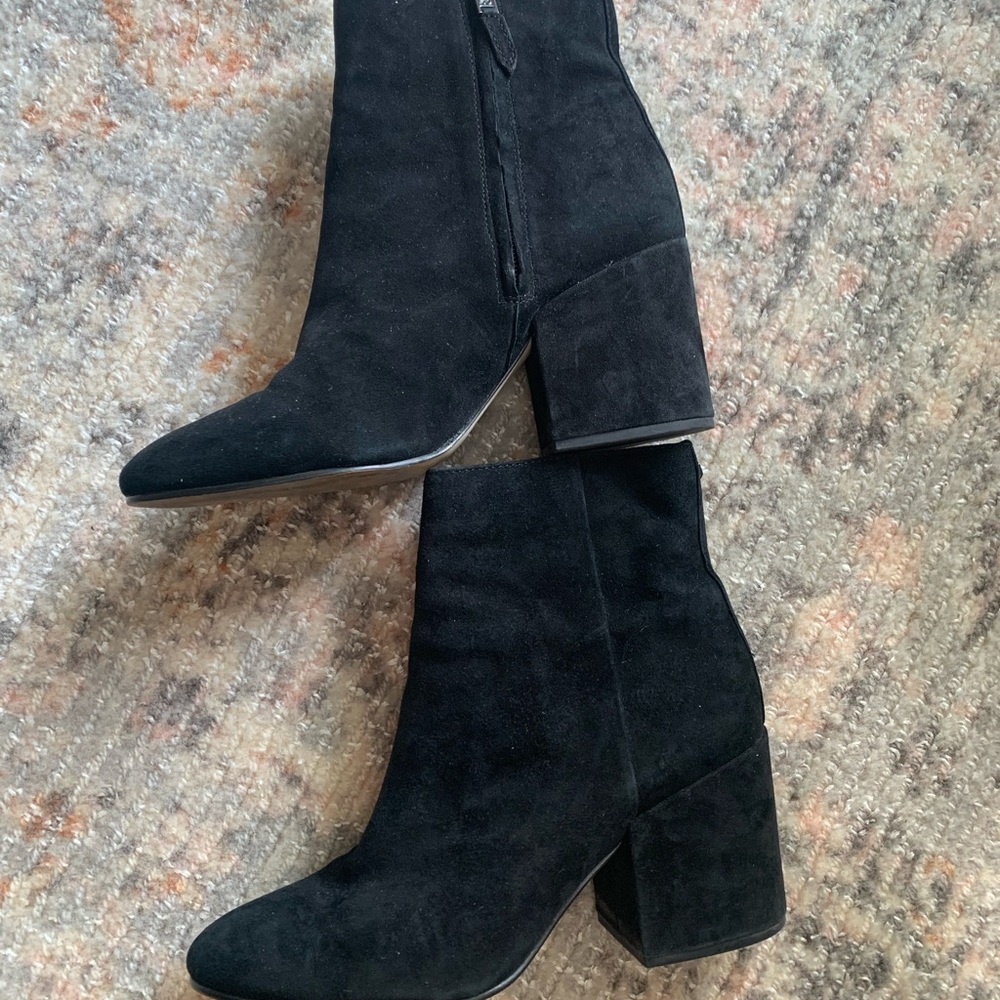 Sam Edelman Taye Black suede bootie 9